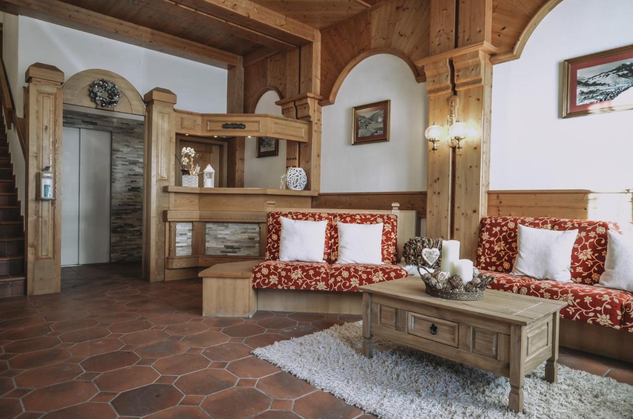 Landhaus Andrea Saalbach ภายนอก รูปภาพ