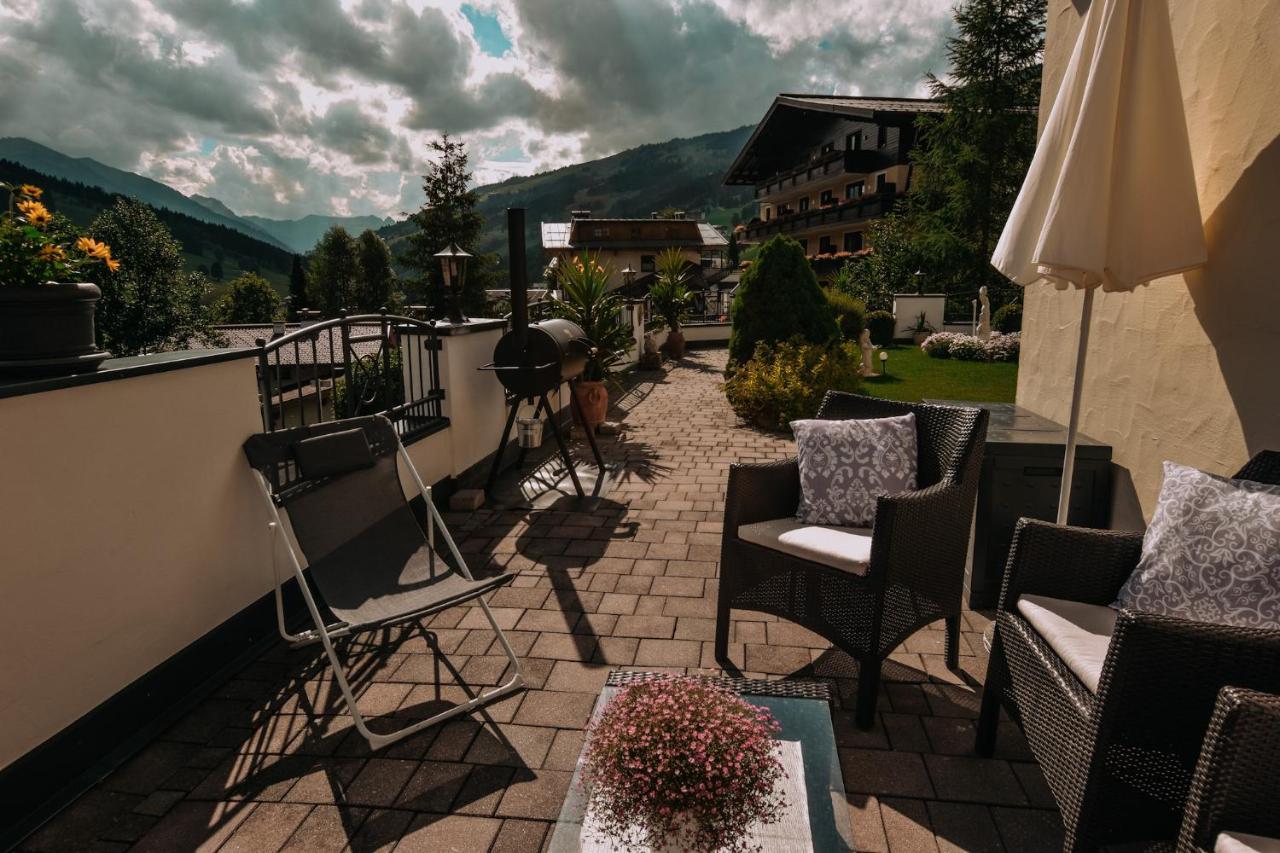 Landhaus Andrea Saalbach ภายนอก รูปภาพ
